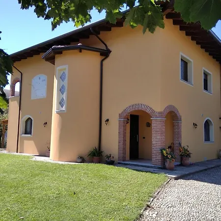 Sofia Bed & Breakfast Fara Novarese