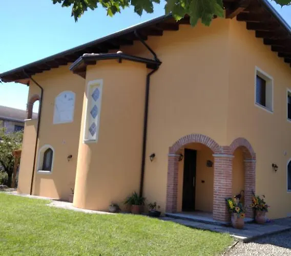 住宿加早餐酒店 Sofia Fara Novarese