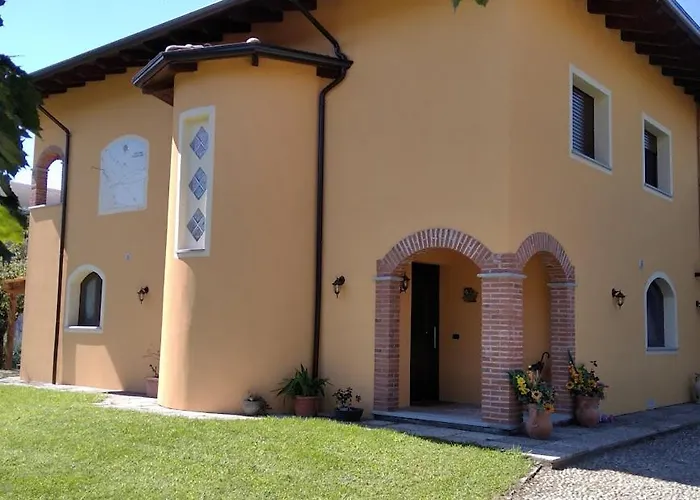 Sofia Bed & Breakfast Fara Novarese